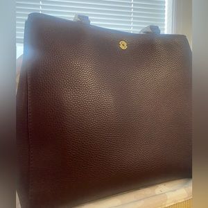 Dangne Dover Purse In leather 12x14
